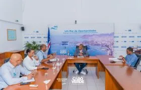 Minister of the Sea receives leaders of Cabnave, Enapor and Frescomar