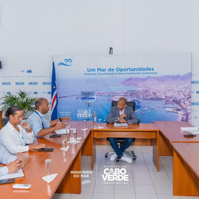 Minister for the Sea receives leaders of Cabnave, Enapor and Frescomar