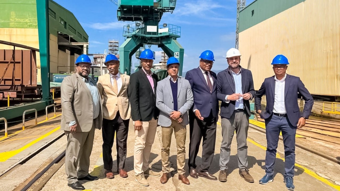 Ministro do Mar destaca formação naval em Cabo Verde durante visita a Vigo