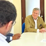Gunter Pauli visita a CABNAVE e reforça o desenvolvimento marítimo sustentável em Cabo Verde