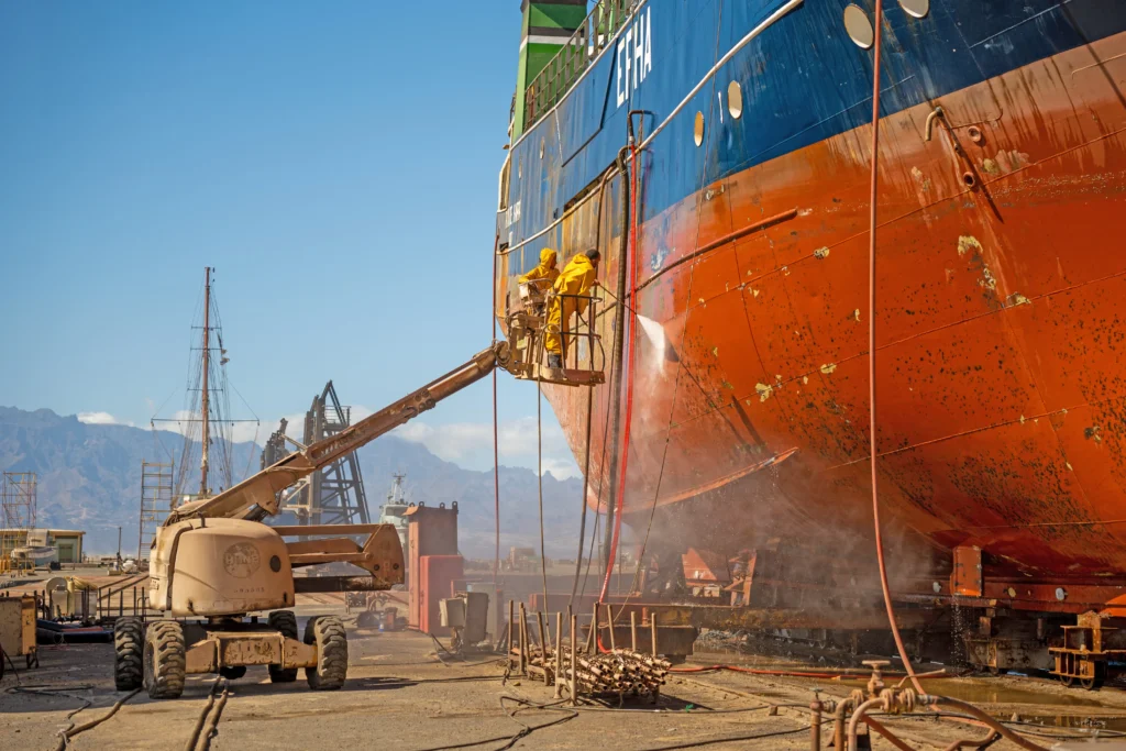 Lavagem do navio Playa de Barra para realização de Inspeções técnicas