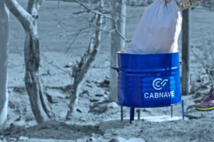 Social responsibility actions that transform - installed rubbish collectors in the coastal area of Pedra de Doca.